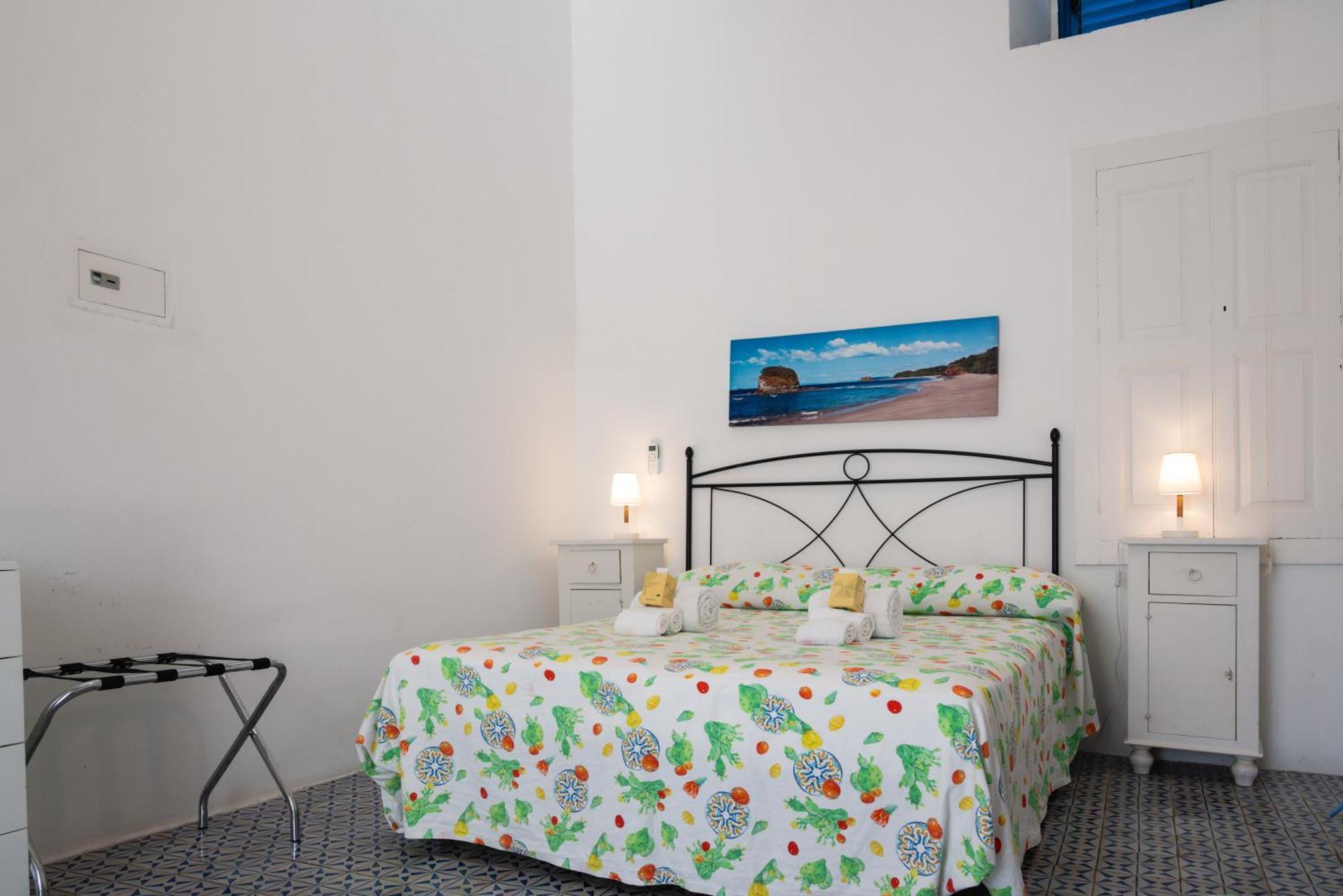 Hotel Eunymos Panarea Chambre photo